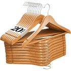 Percheros de madera para ropa delicada