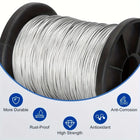 Cable tensado en jardín para secar ropa
