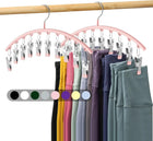 Organizador con pantalones de yoga colgados
