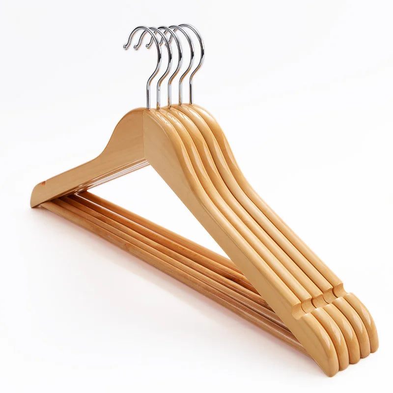 Percheros de madera para trajes