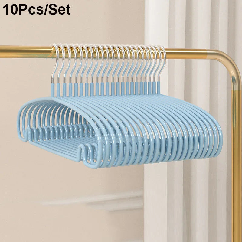 Set de 10 perchas metálicas en empaque