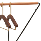 Perchero Nórdico Moderno de Pared – Colgador de Ropa con Ganchos de Hierro, Ahorro de Espacio, Diseño Minimalista para Dormitorio