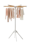 Tendedero de ropa plegable de 4 patas con 8 varillas de bambú y 40 ranuras para ganchos, color natural y blanco
