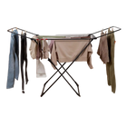 Tendedero de ropa Vileda Universal Ultimate, diseño plegable de acero de 18 m con ruedas integradas para transporte fácil, incluye 24 ganchos para cal